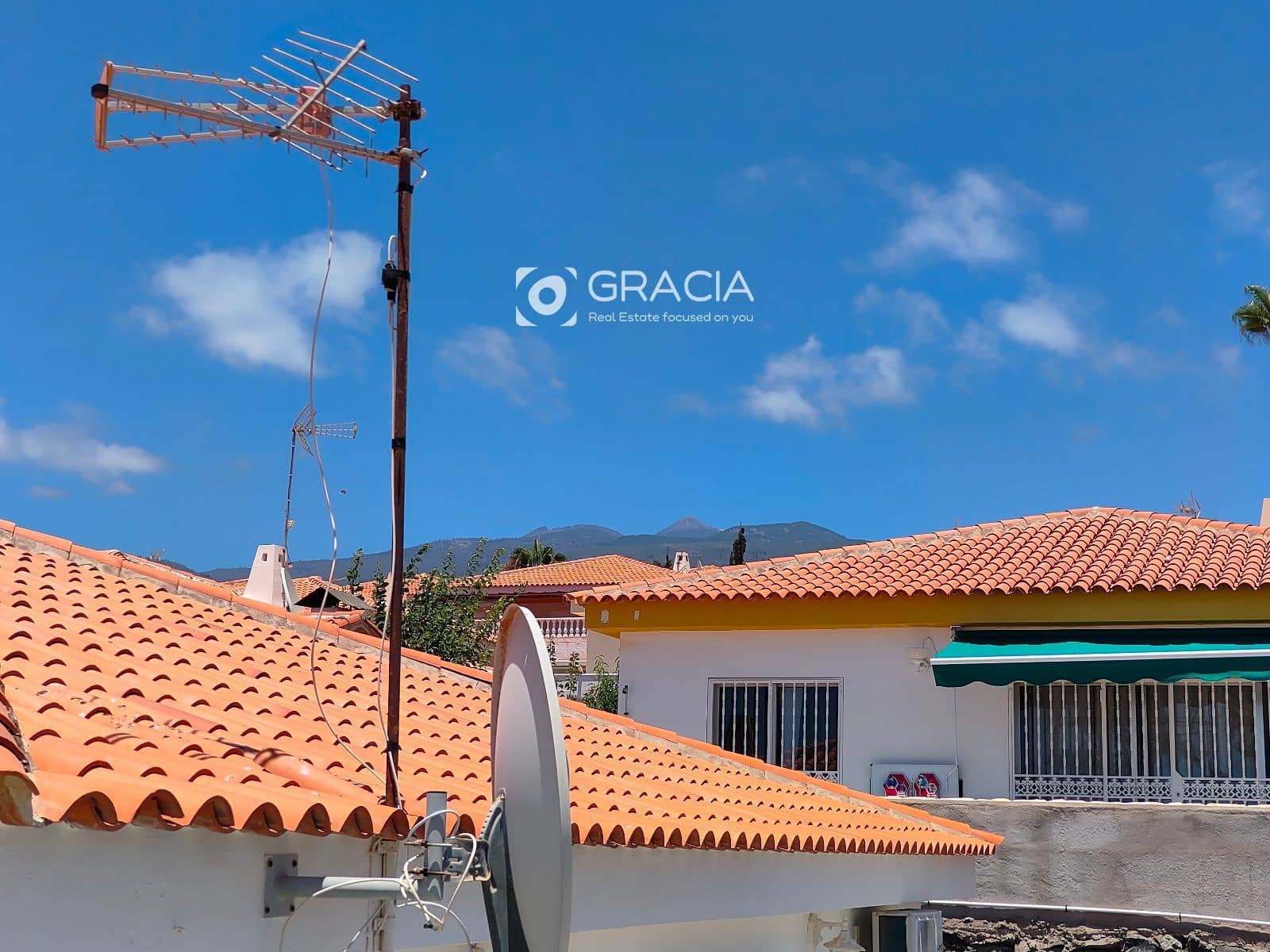 3 bedroom Villa for sale in Callao Salvaje with pool - € 469,900 (Ref: 9552985)