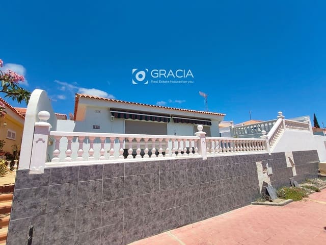 3 bedroom Villa for sale in Callao Salvaje, Adeje with pool - € 469,900 (Ref: 9552985)