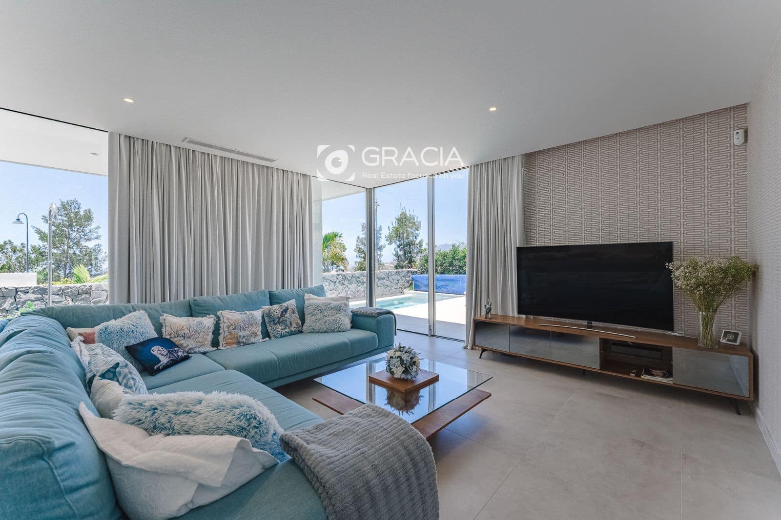 3 bedroom Townhouse for sale in Playa San Juan with pool garage - € 1,699,000 (Ref: 9552986)