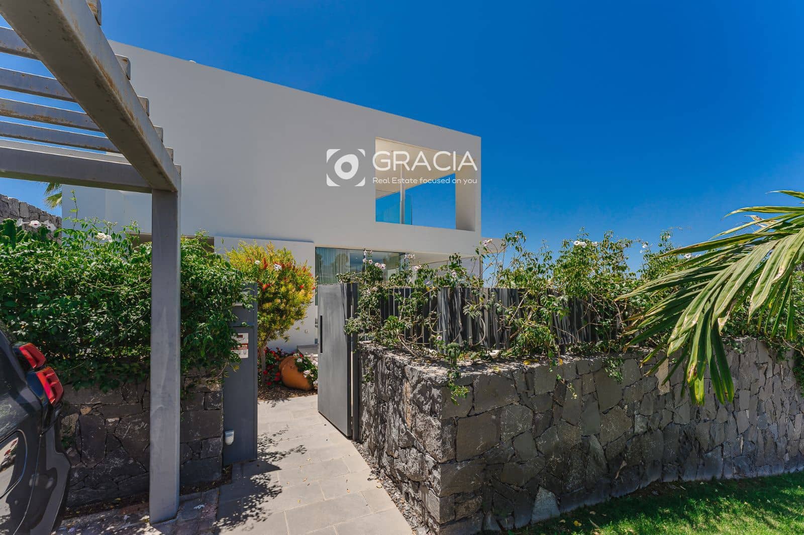 3 bedroom Townhouse for sale in Playa San Juan with pool garage - € 1,699,000 (Ref: 9552986)