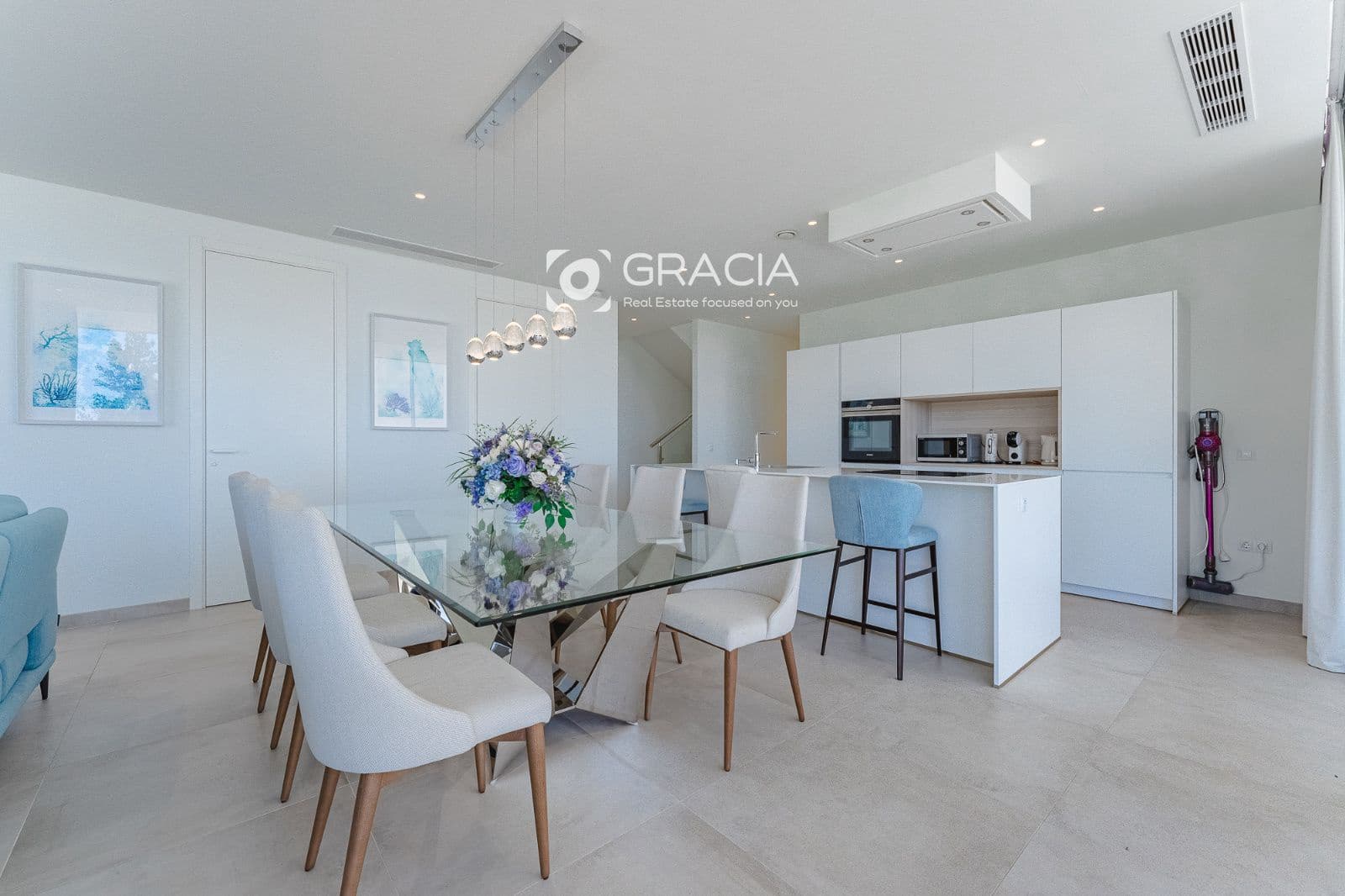 3 bedroom Townhouse for sale in Playa San Juan with pool garage - € 1,699,000 (Ref: 9552986)