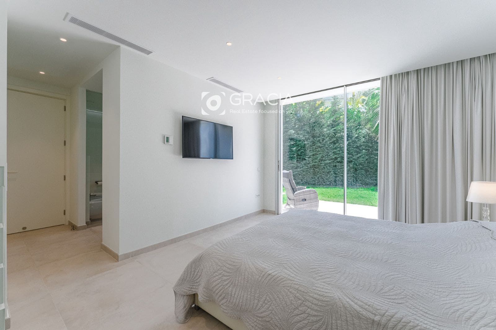 3 bedroom Townhouse for sale in Playa San Juan with pool garage - € 1,699,000 (Ref: 9552986)