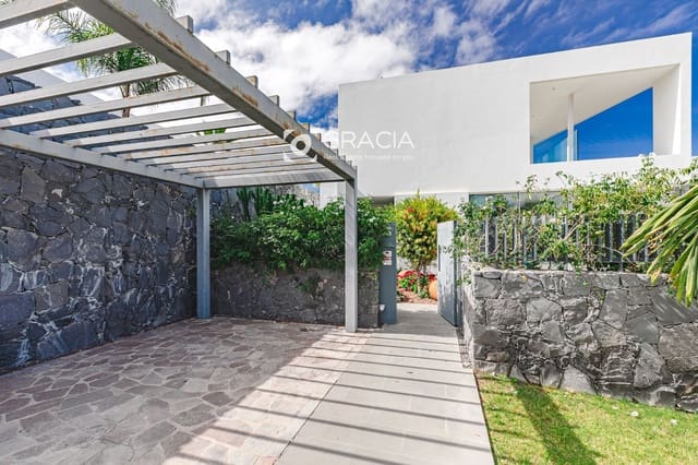 3 slaapkamer Huis te koop in Playa San Juan, Guía de Isora met zwembad garage - € 1.699.000 (Ref: 9552986)