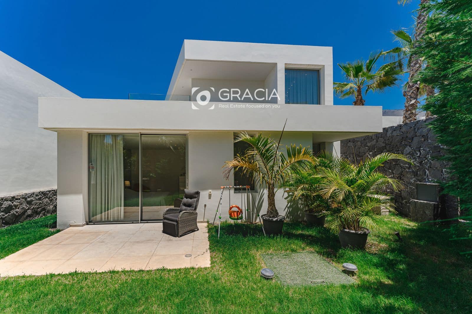 3 bedroom Townhouse for sale in Playa San Juan with pool garage - € 1,699,000 (Ref: 9552986)