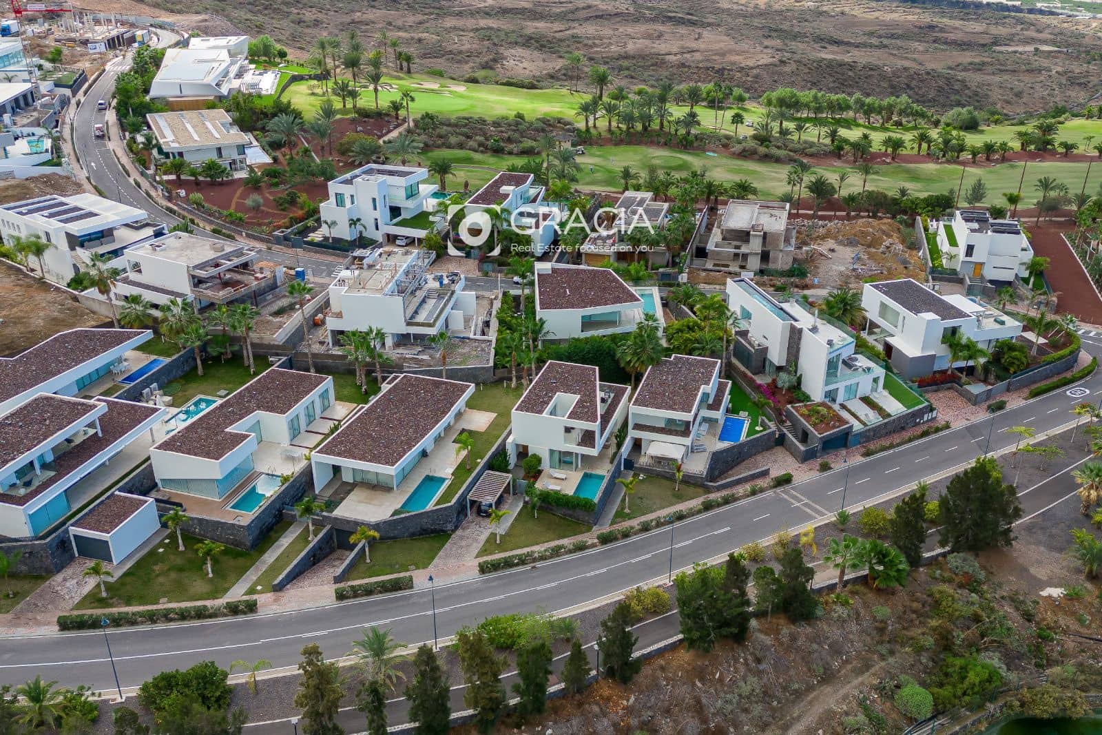 3 bedroom Townhouse for sale in Playa San Juan with pool garage - € 1,699,000 (Ref: 9552986)