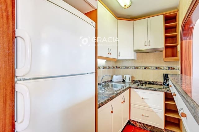 1 makuuhuone Asunto myytävänä paikassa Playa de las Americas, Arona mukana uima-altaan - 295 000 € (Ref: 9559302)