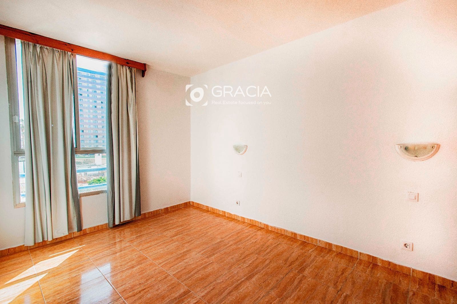 1 bedroom Flat for sale in Playa Paraiso with pool - € 225,000 (Ref: 9590495)