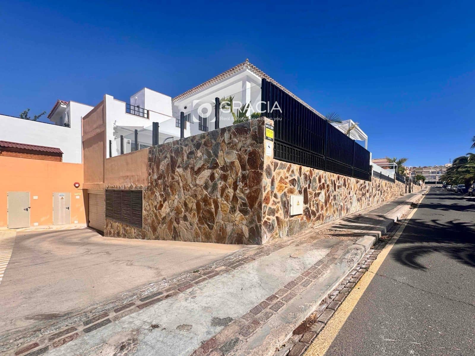 Garage for sale in Palm-Mar - € 16,000 (Ref: 9590727)