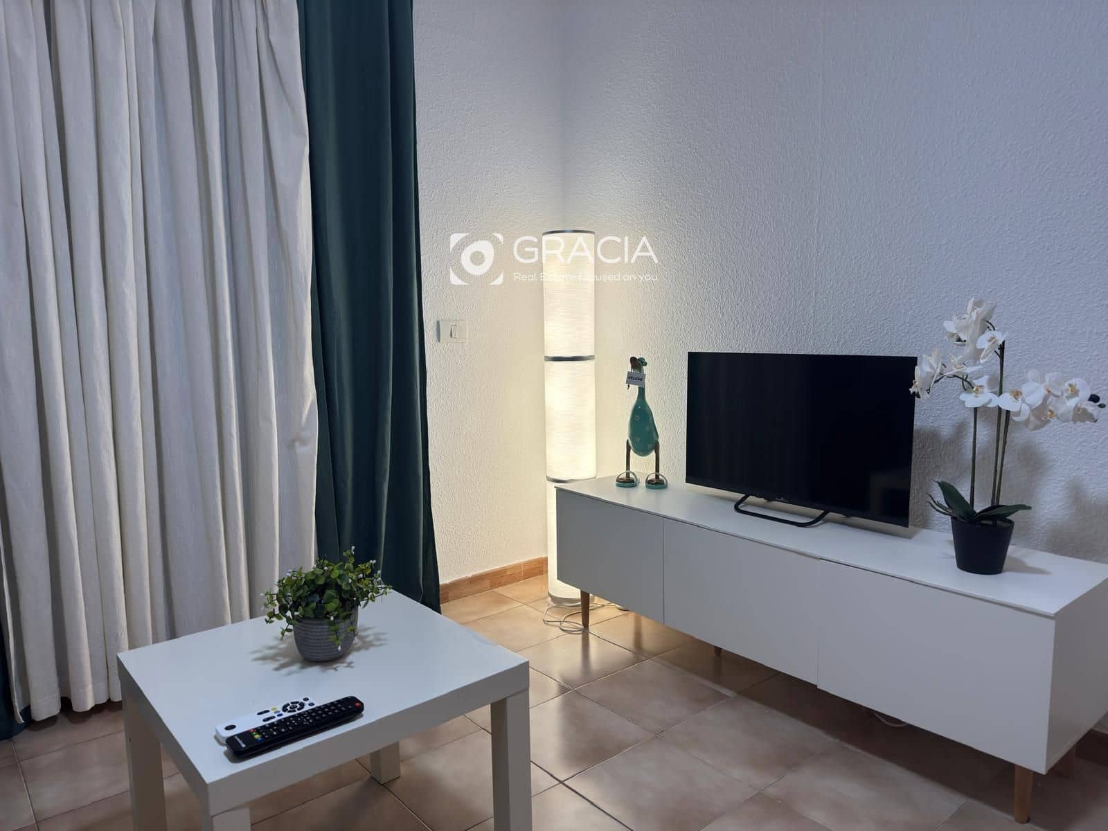 Piso de 1 habitación en Los Cristianos en alquiler con piscina - 1.700 € (Ref: 9606627)