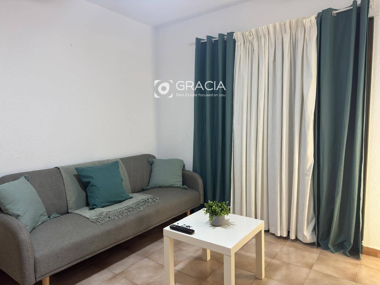 Piso de 1 habitación en Los Cristianos en alquiler con piscina - 1.700 € (Ref: 9606627)
