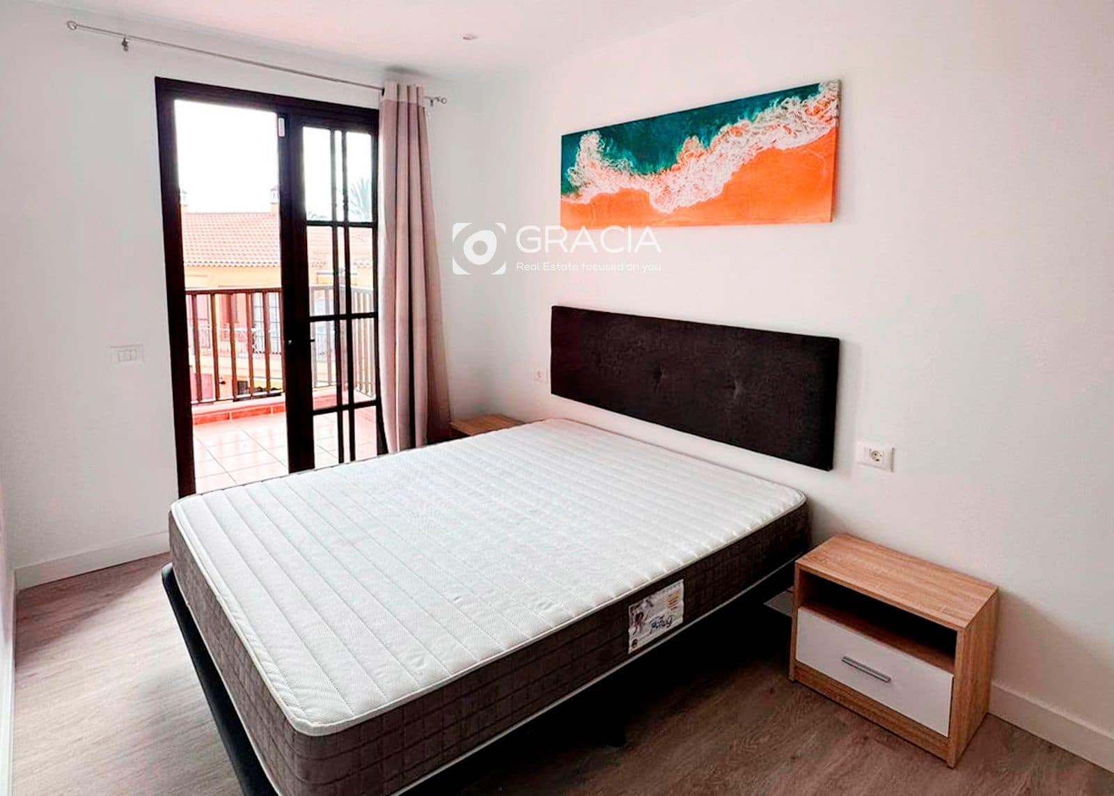 2 soverom Leilighet til salgs i Costa del Silencio med svømmebasseng garasje - € 279 000 (Ref: 9606885)