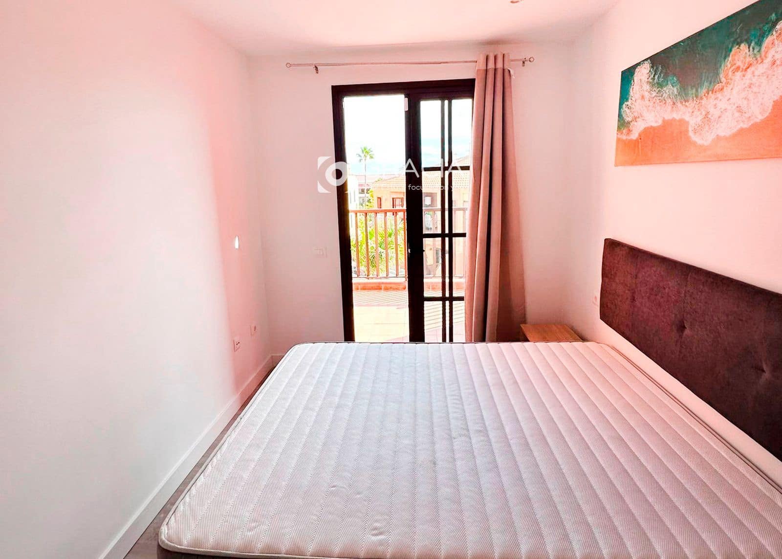 2 soverom Leilighet til salgs i Costa del Silencio med svømmebasseng garasje - € 279 000 (Ref: 9606885)