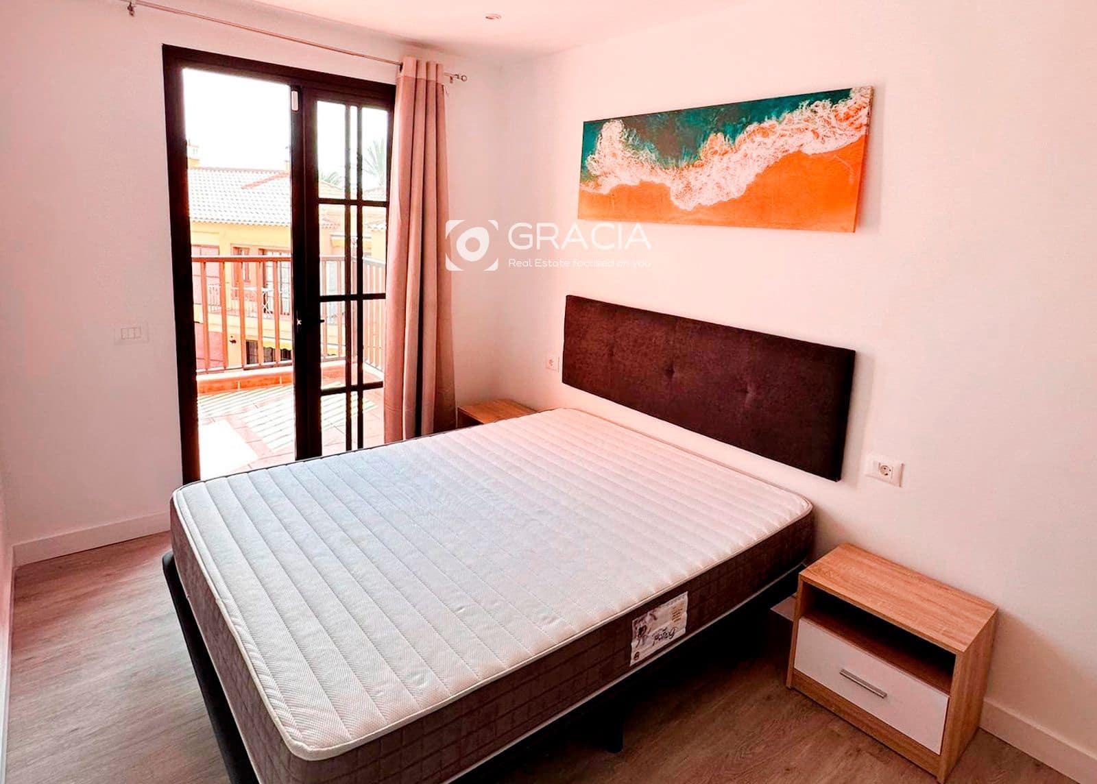 2 soverom Leilighet til salgs i Costa del Silencio med svømmebasseng garasje - € 279 000 (Ref: 9606885)