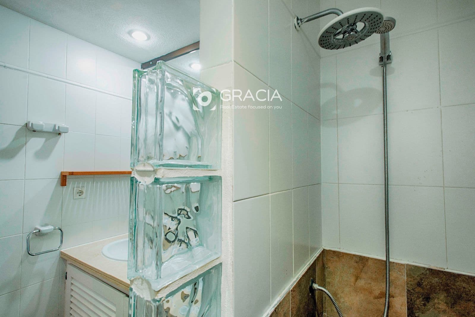 1 makuuhuone Asunto vuokrattavana paikassa Playa Paraiso mukana uima-altaan - 1 200 € (Ref: 9618122)