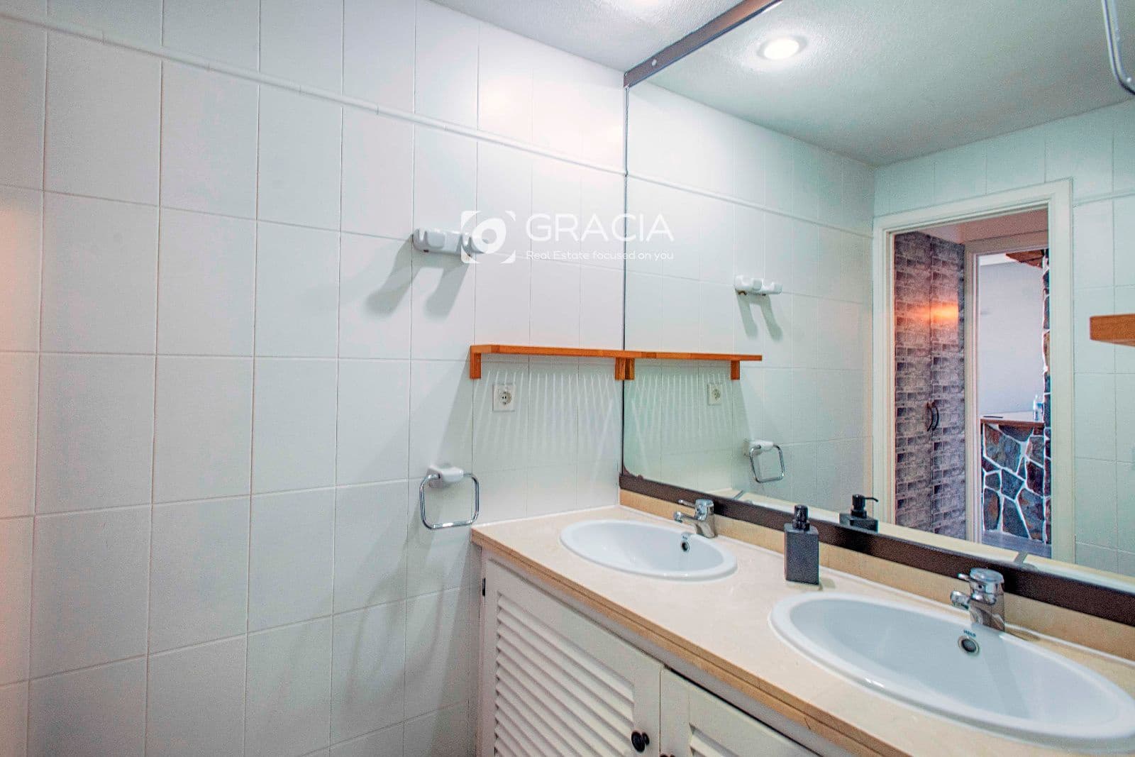 1 makuuhuone Asunto vuokrattavana paikassa Playa Paraiso mukana uima-altaan - 1 200 € (Ref: 9618122)