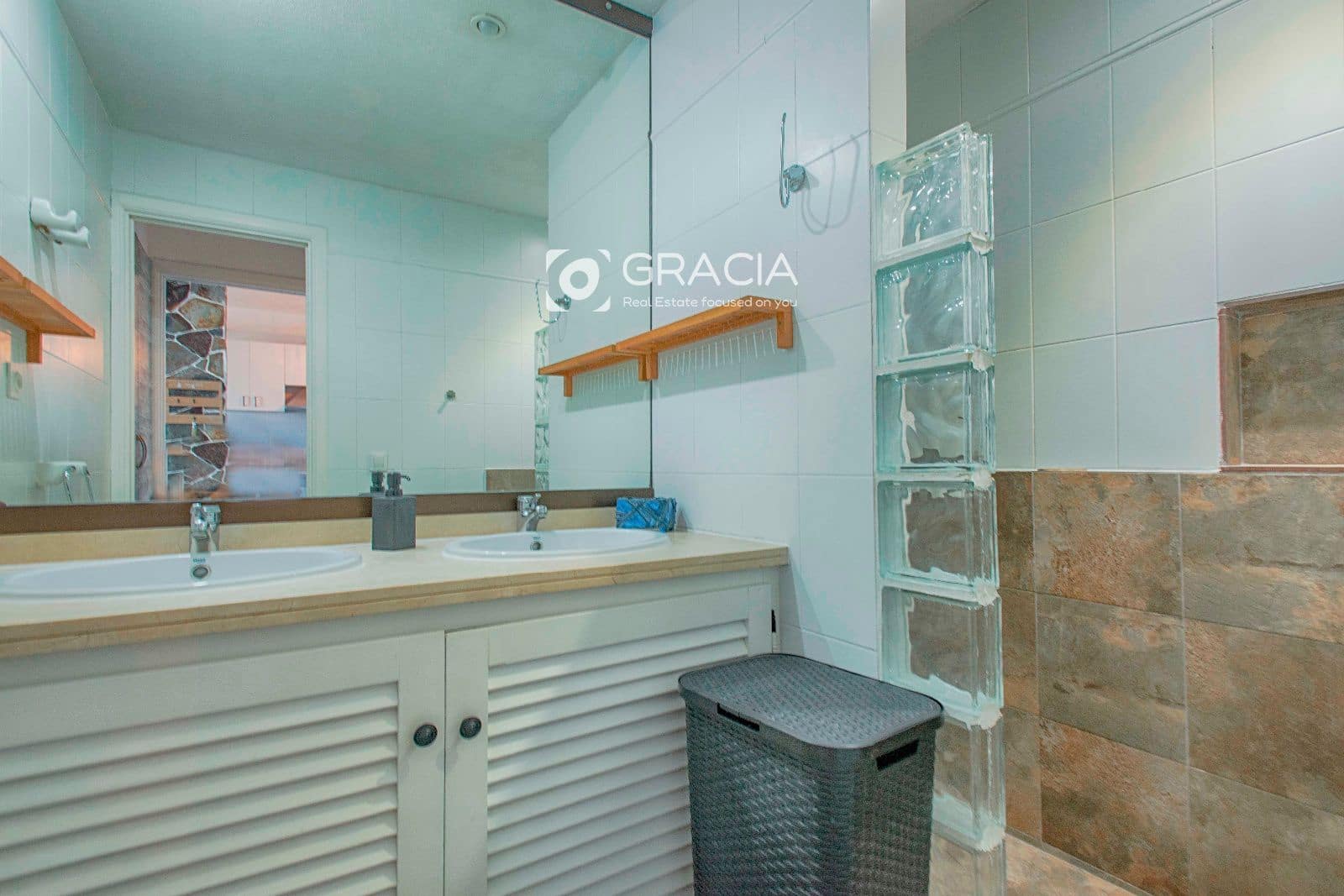 1 makuuhuone Asunto vuokrattavana paikassa Playa Paraiso mukana uima-altaan - 1 200 € (Ref: 9618122)