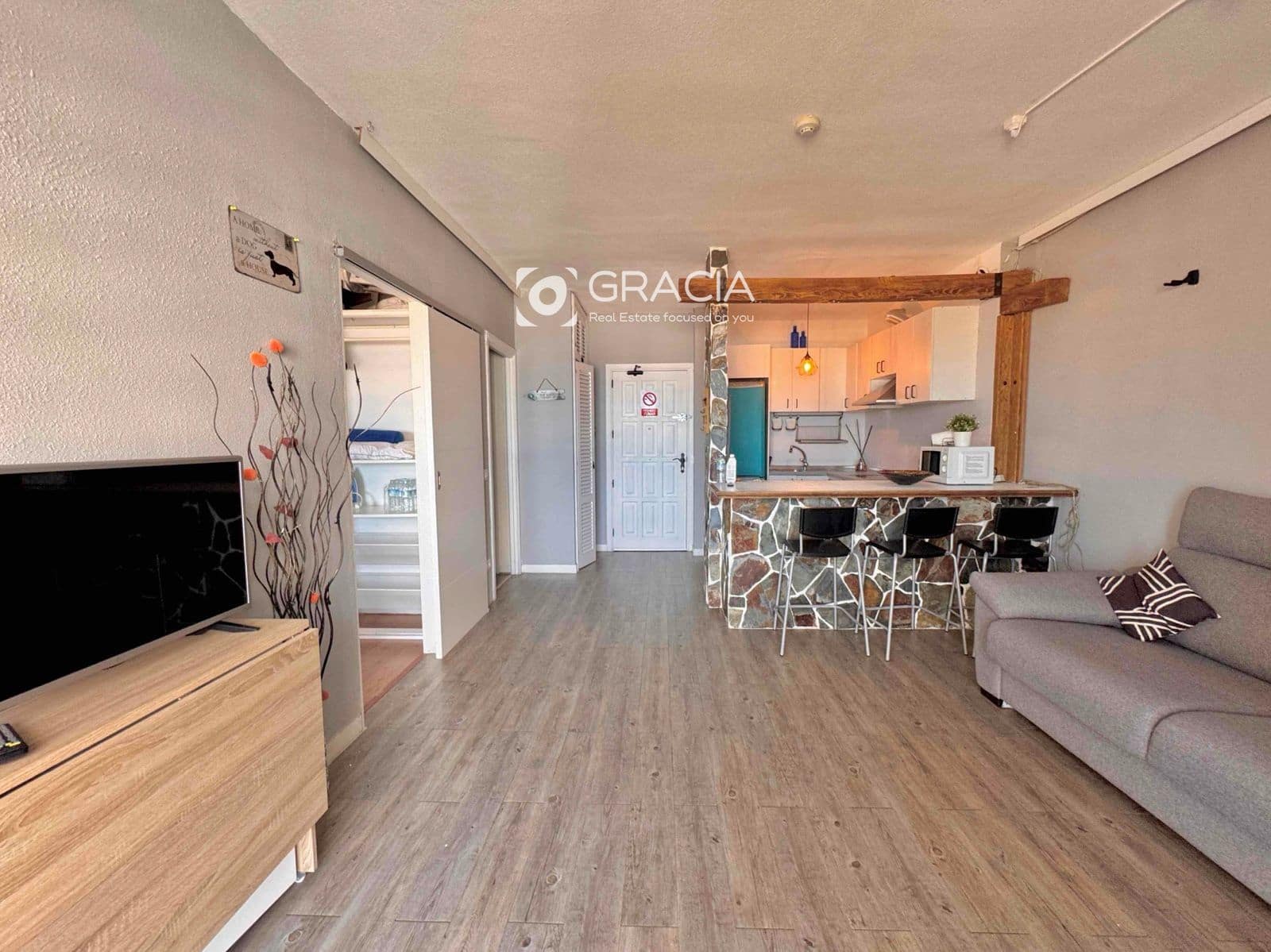 1 makuuhuone Asunto vuokrattavana paikassa Playa Paraiso mukana uima-altaan - 1 200 € (Ref: 9618122)