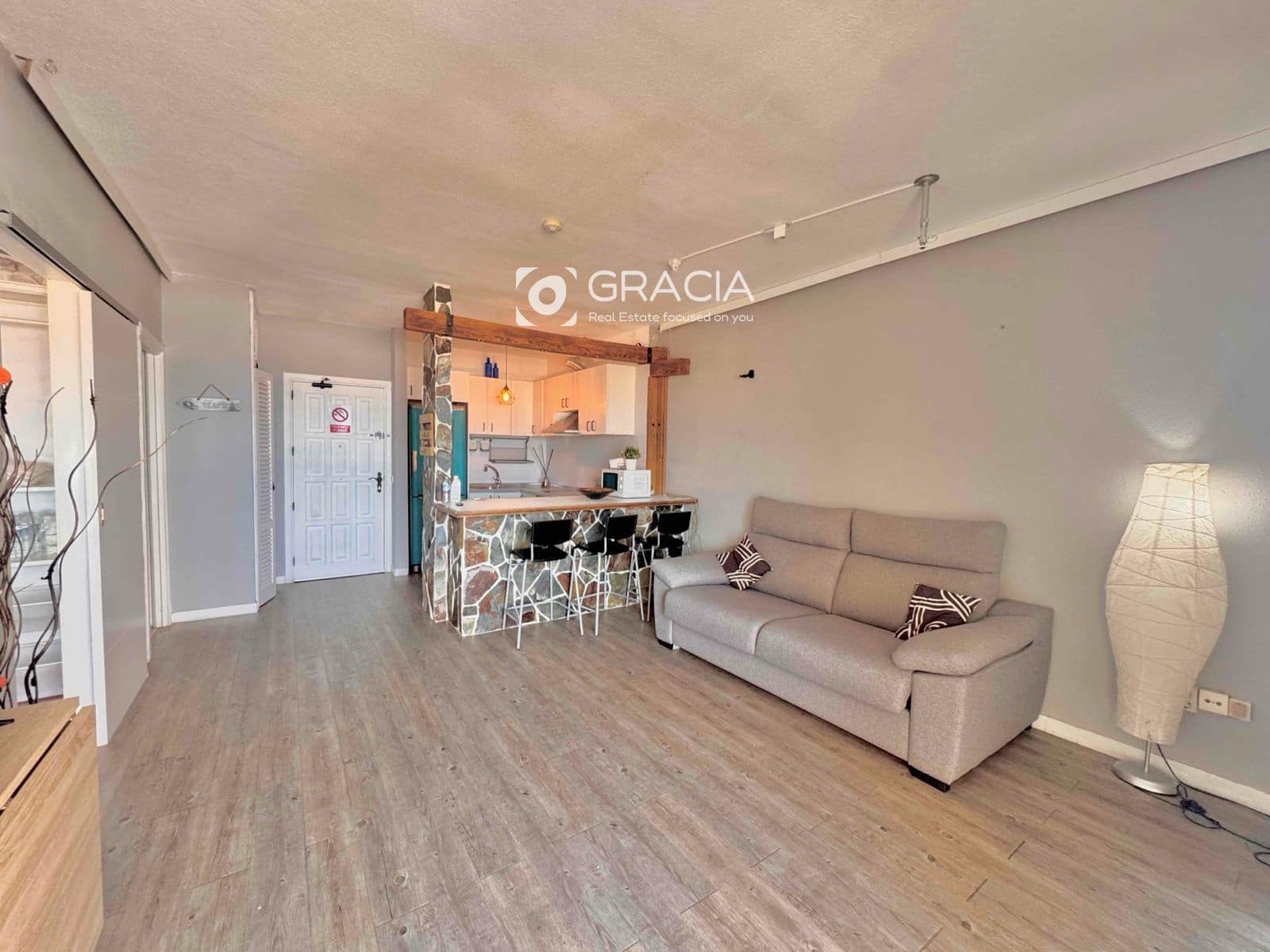 1 makuuhuone Asunto vuokrattavana paikassa Playa Paraiso mukana uima-altaan - 1 200 € (Ref: 9618122)