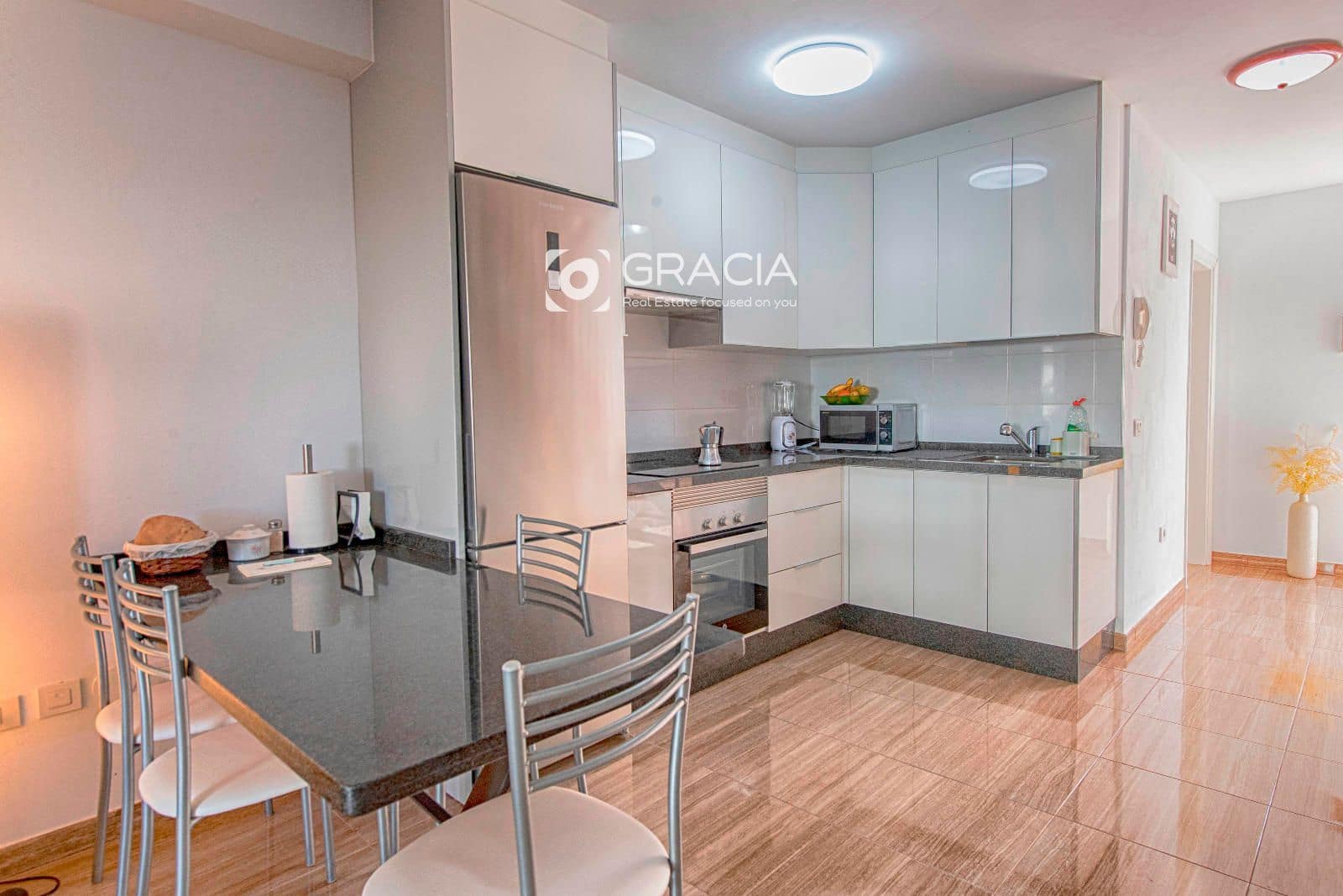 2 soveværelse Lejlighed til salg i Palm-Mar med garage - € 450.000 (Ref: 9654346)