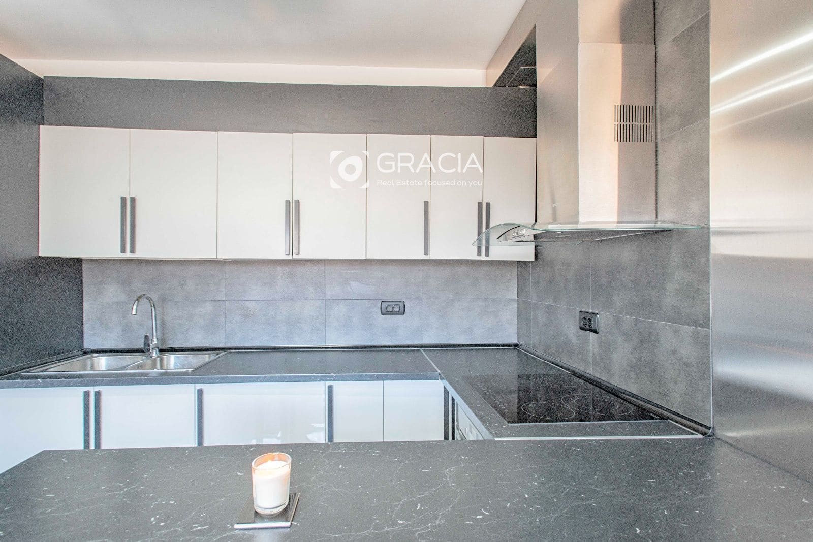 2 bedroom Flat for sale in Los Abrigos - € 255,000 (Ref: 9696772)