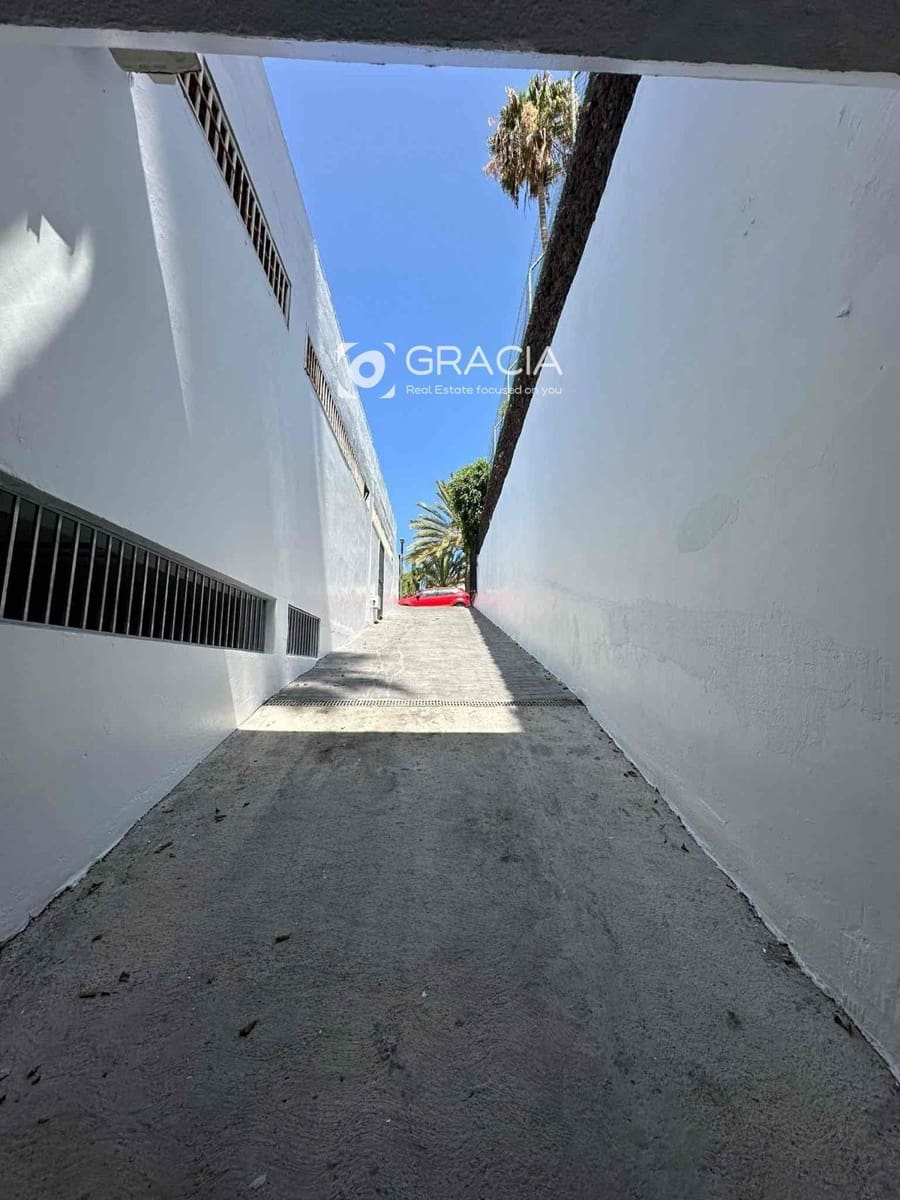 Erhverv til salg i Costa Adeje - € 350.000 (Ref: 9770135)