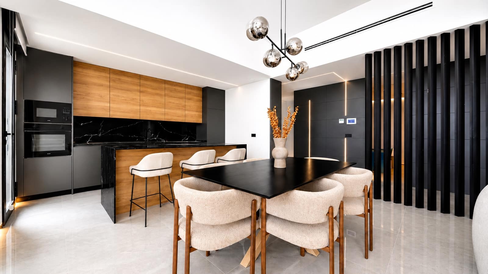 3 soveværelse Villa til salg i Torrevieja med swimmingpool garage - € 790.000 (Ref: 10042598)