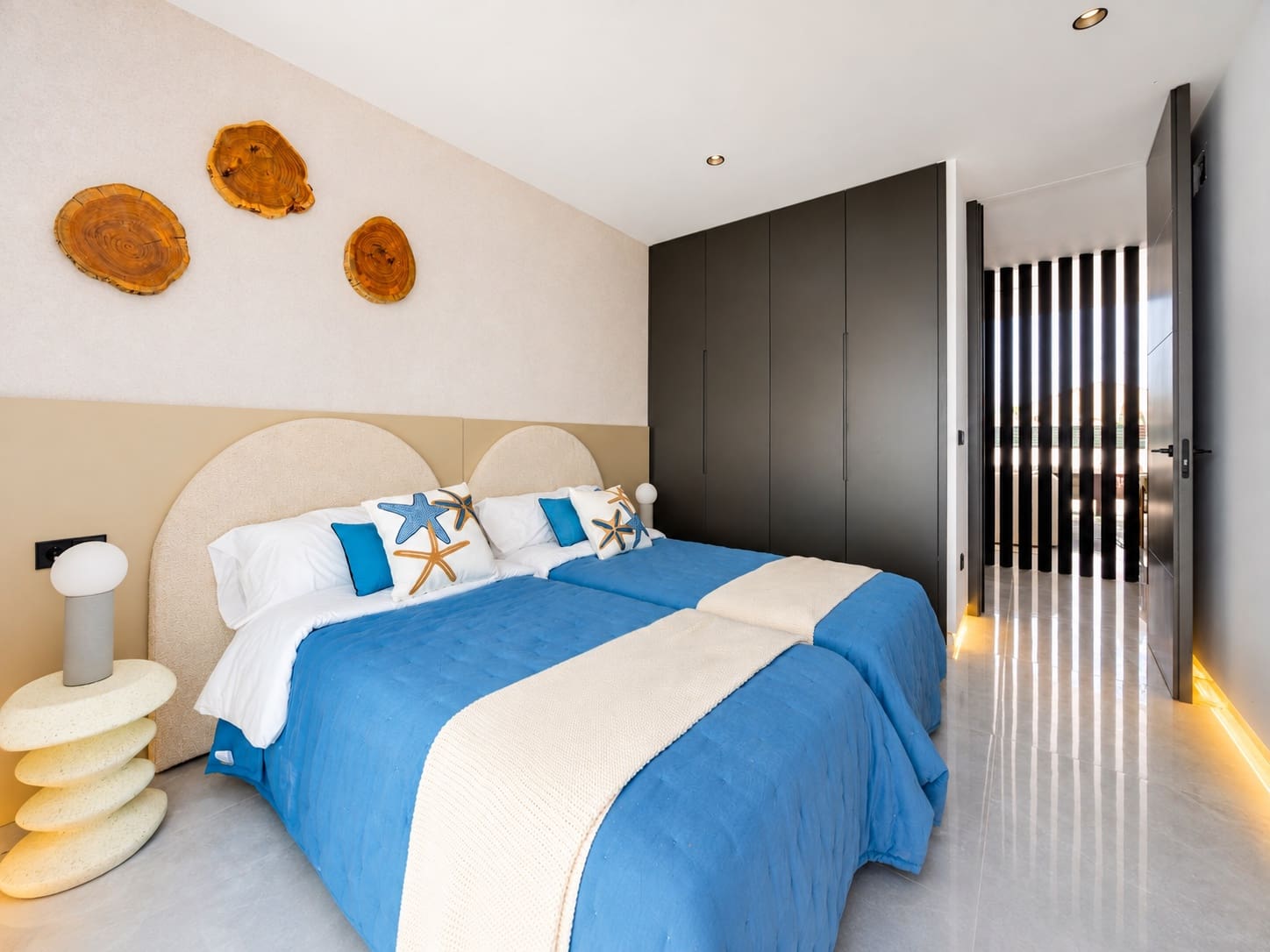 3 soveværelse Villa til salg i Torrevieja med swimmingpool garage - € 790.000 (Ref: 10042598)