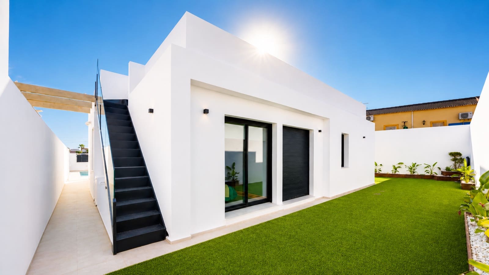 3 soveværelse Villa til salg i Torrevieja med swimmingpool garage - € 790.000 (Ref: 10042598)
