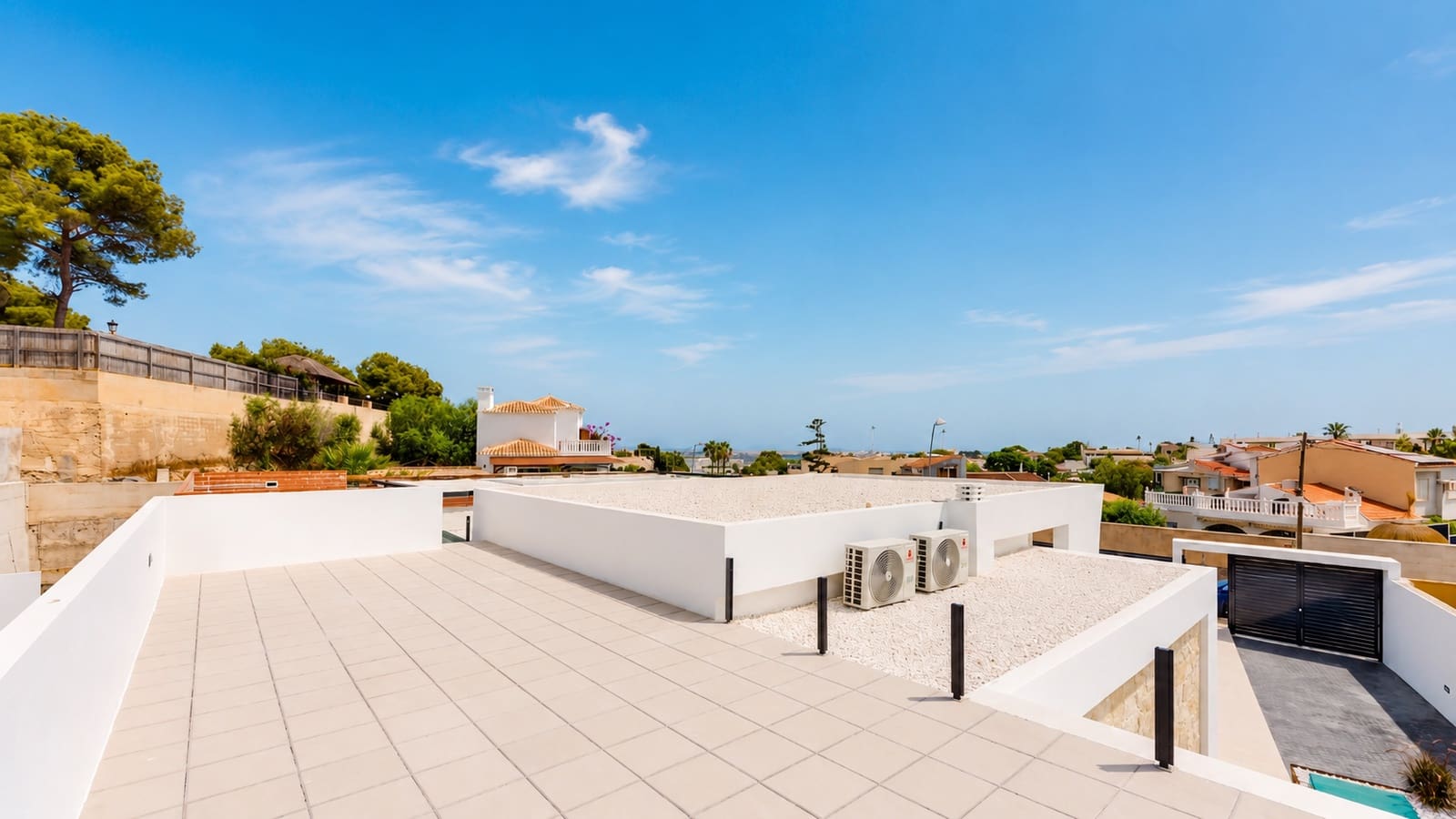 3 soveværelse Villa til salg i Torrevieja med swimmingpool garage - € 790.000 (Ref: 10042598)
