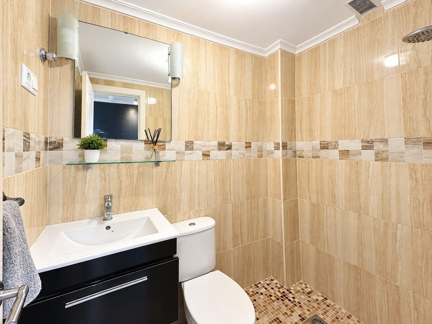 3 bedroom Townhouse for sale in Torrevieja with pool - € 179,900 (Ref: 10061336)