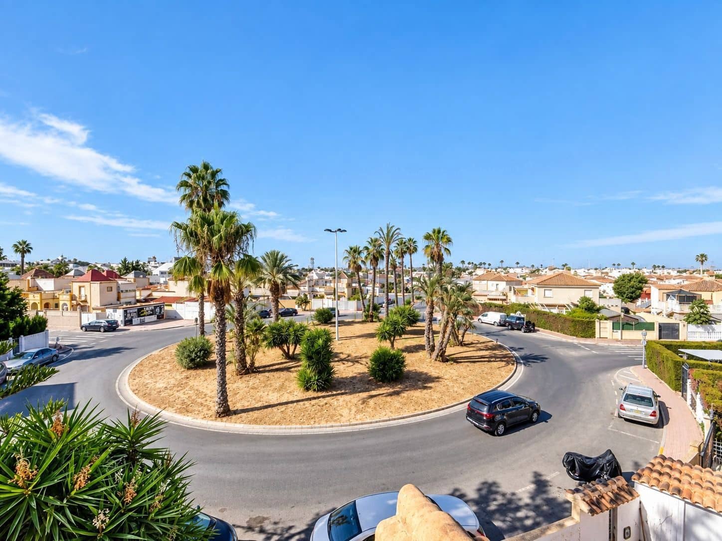 3 quarto Moradia Geminada para venda em Torrevieja com piscina - 147 500 € (Ref: 10075374)