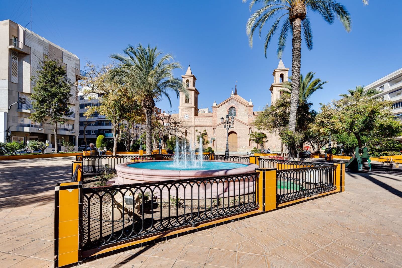 3 soveværelse Lejlighed til salg i Torrevieja med garage - € 235.000 (Ref: 10097629)