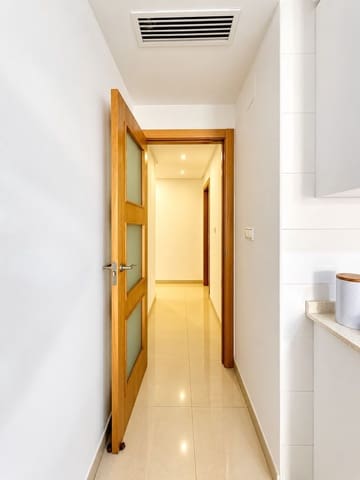 Apartamento de 2 habitaciones en Puerto Deportivo, Torrevieja en venta - 169.000 € (Ref: 10101585)