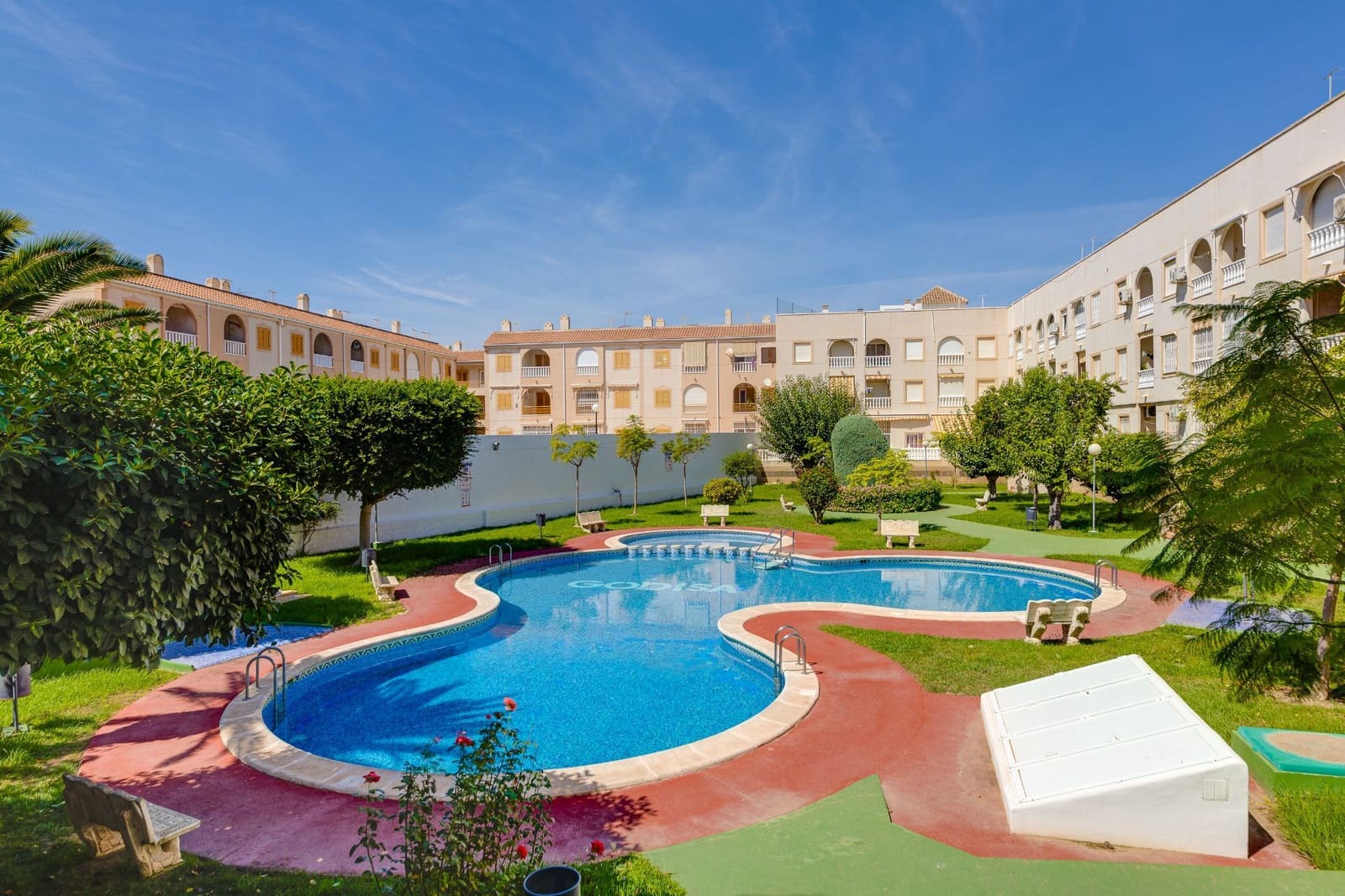 2 quarto Penthouse para venda em Torrevieja com piscina garagem - 159 900 € (Ref: 10123481)