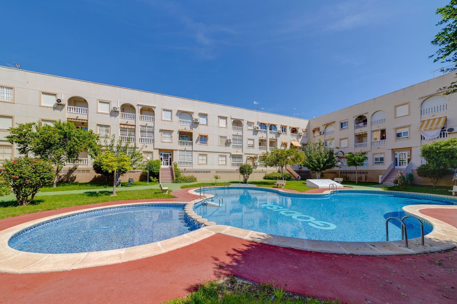 2 quarto Penthouse para venda em Torrevieja com piscina garagem - 159 900 € (Ref: 10123481)