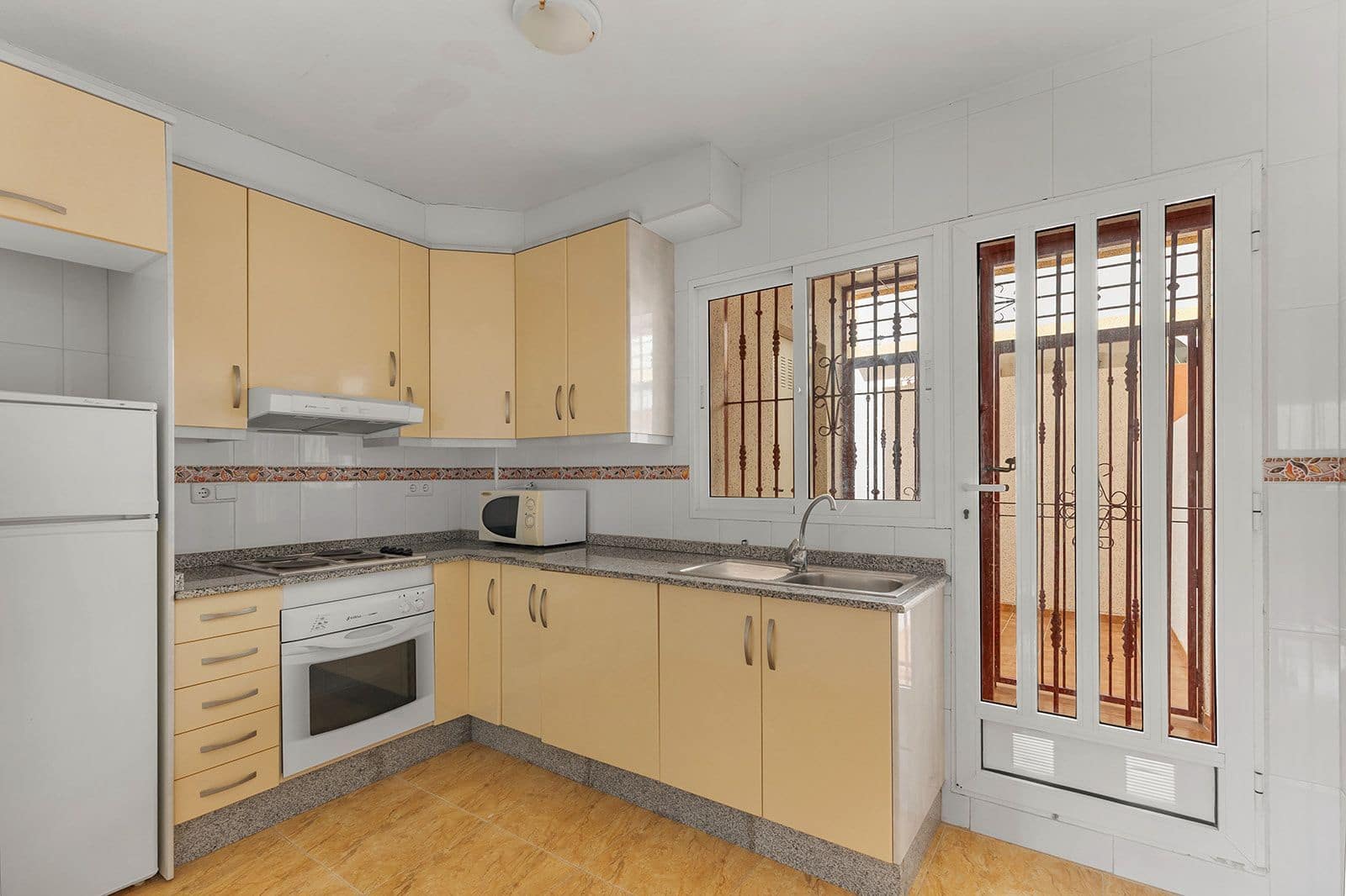 3 Zimmer Villa zu verkaufen in Orihuela Costa mit Pool Garage - 199.000 € (Ref: 10128108)