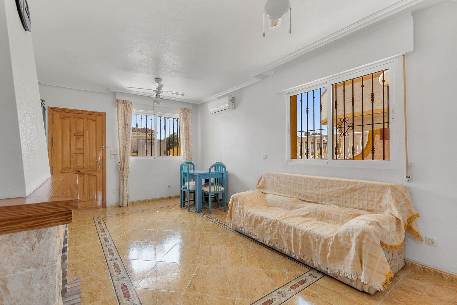 3 Zimmer Villa zu verkaufen in Orihuela Costa mit Pool Garage - 199.000 € (Ref: 10128108)