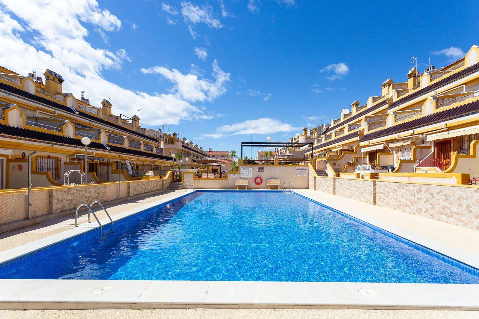 3 Zimmer Villa zu verkaufen in Orihuela Costa mit Pool Garage - 199.000 € (Ref: 10128108)