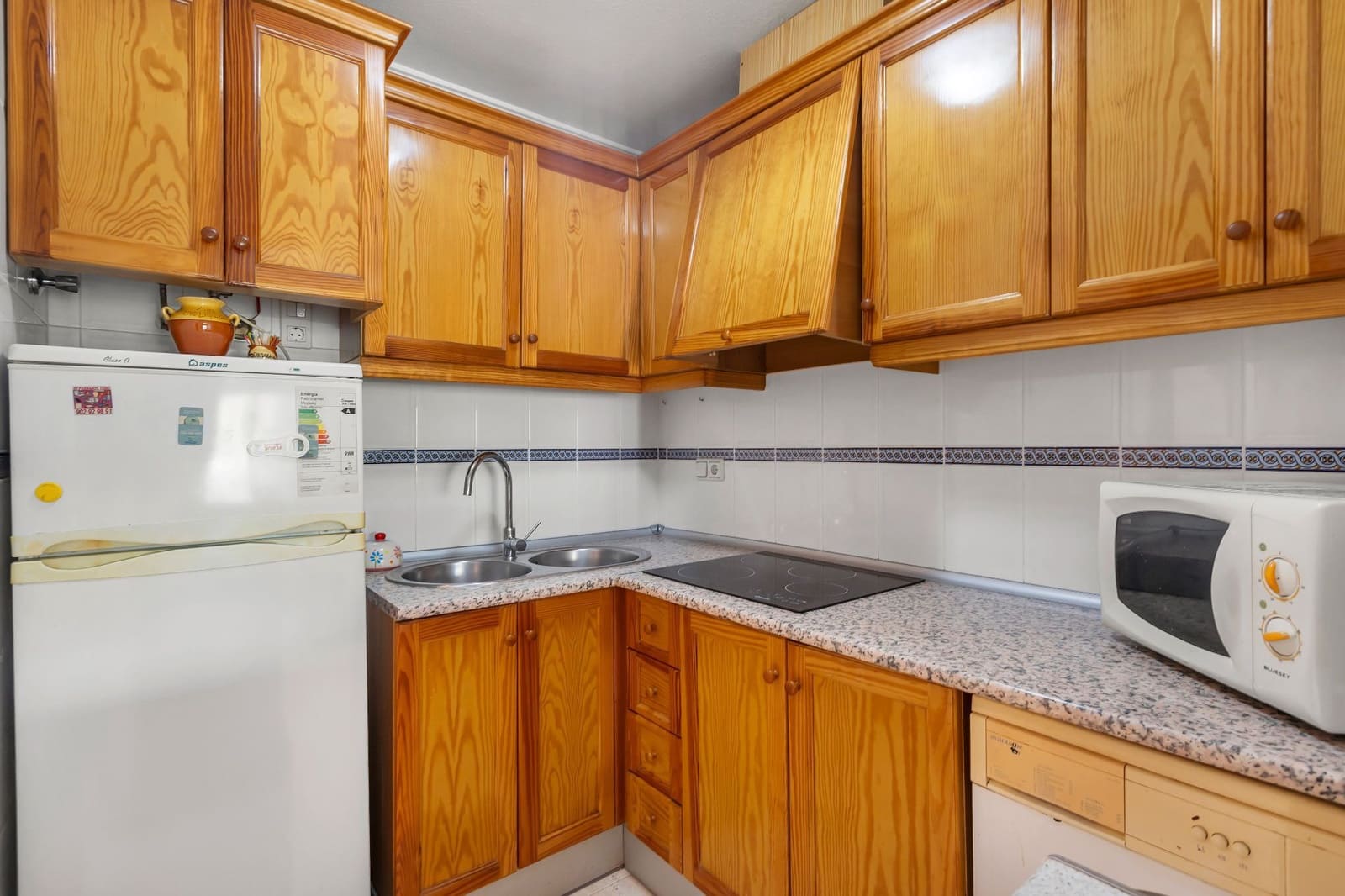 1 chambre Appartement à vendre à Torrevieja avec piscine - 135 000 € (Ref: 10146301)