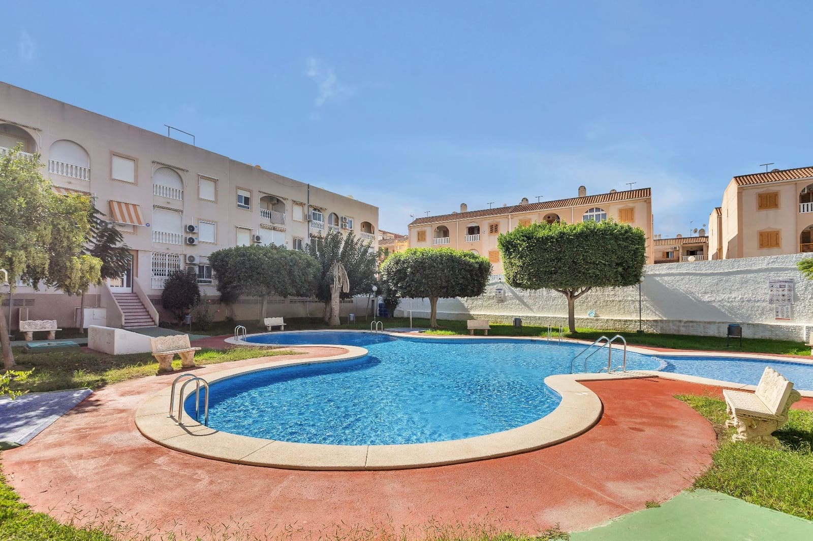 1 chambre Appartement à vendre à Torrevieja avec piscine - 135 000 € (Ref: 10146301)