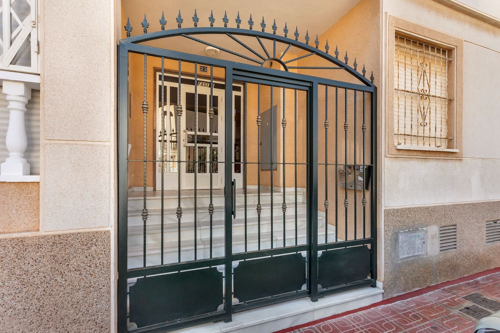 1 chambre Appartement à vendre à Torrevieja avec piscine - 135 000 € (Ref: 10146301)