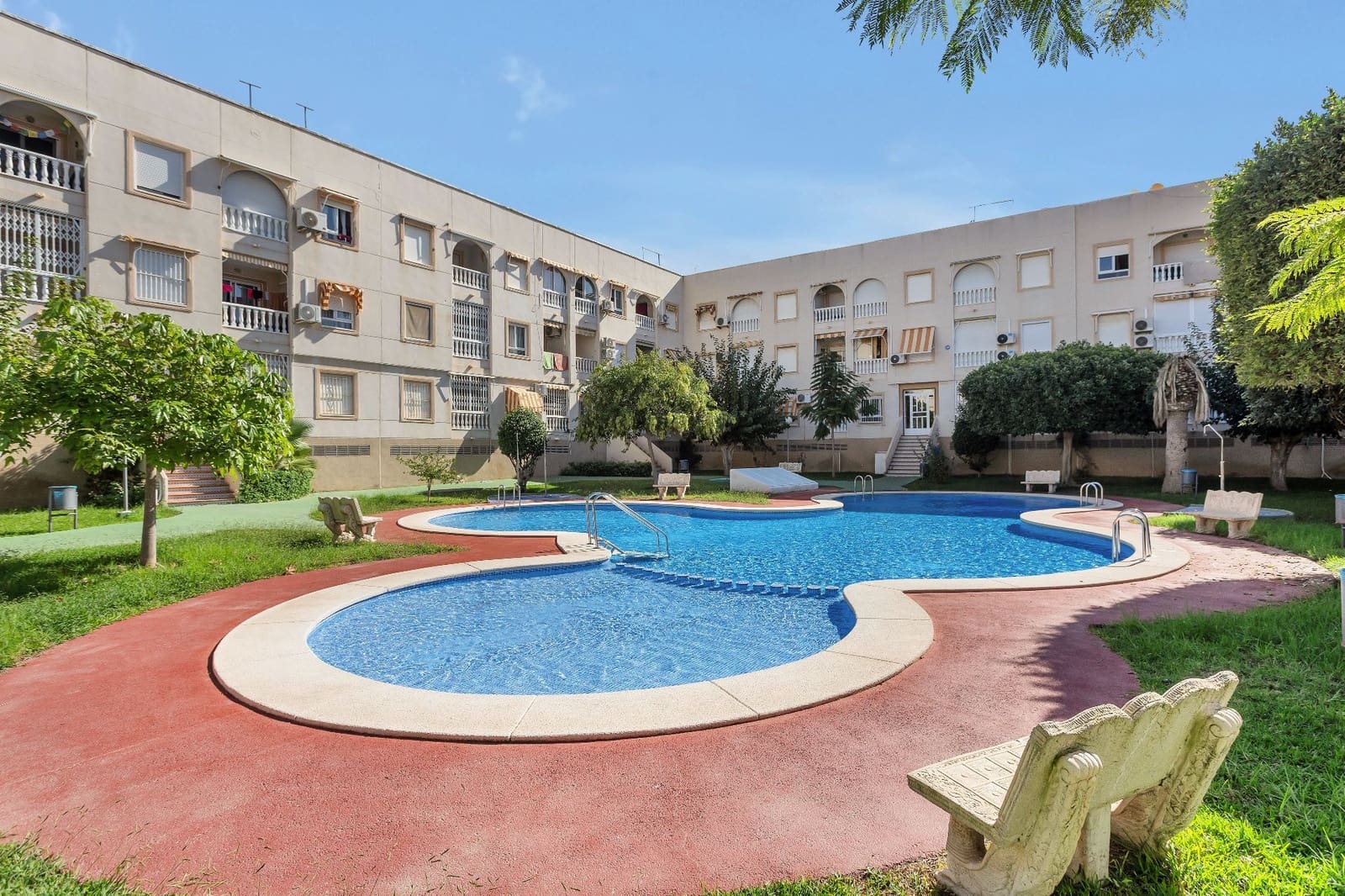 1 chambre Appartement à vendre à Torrevieja avec piscine - 135 000 € (Ref: 10146301)