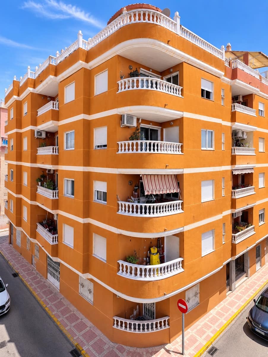 2 soveværelse Lejlighed til salg i Torrevieja - € 124.900 (Ref: 10166196)