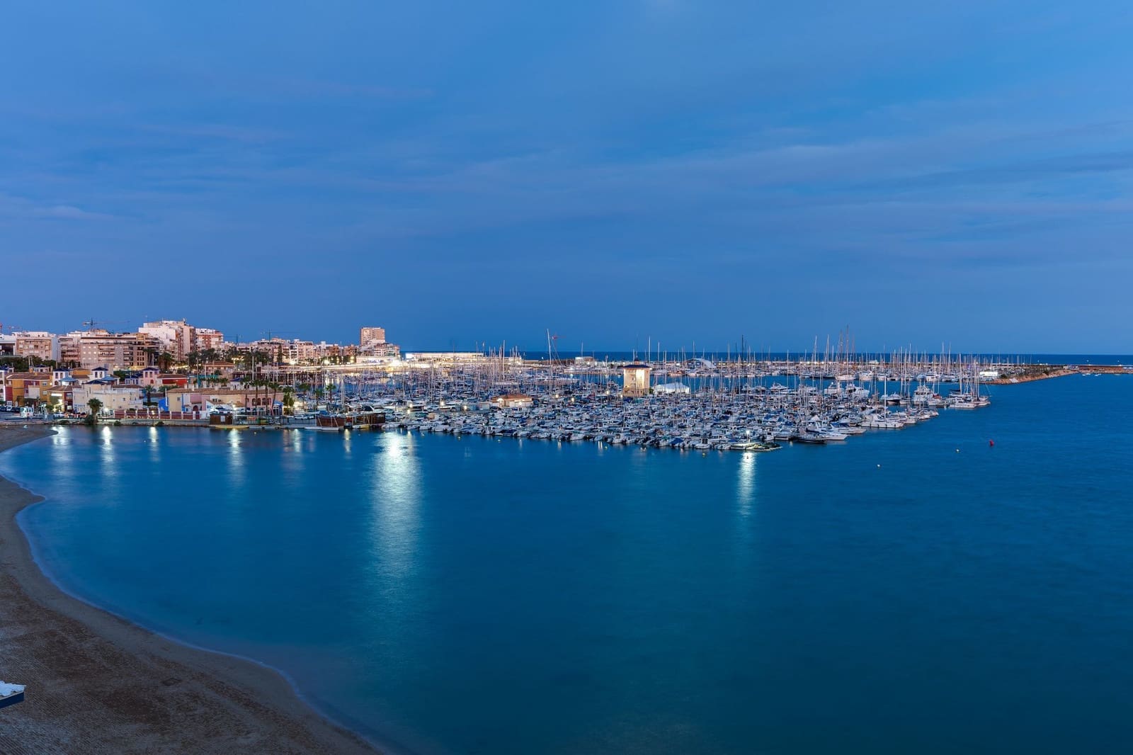 2 soveværelse Lejlighed til salg i Torrevieja med swimmingpool - € 550.000 (Ref: 10176849)
