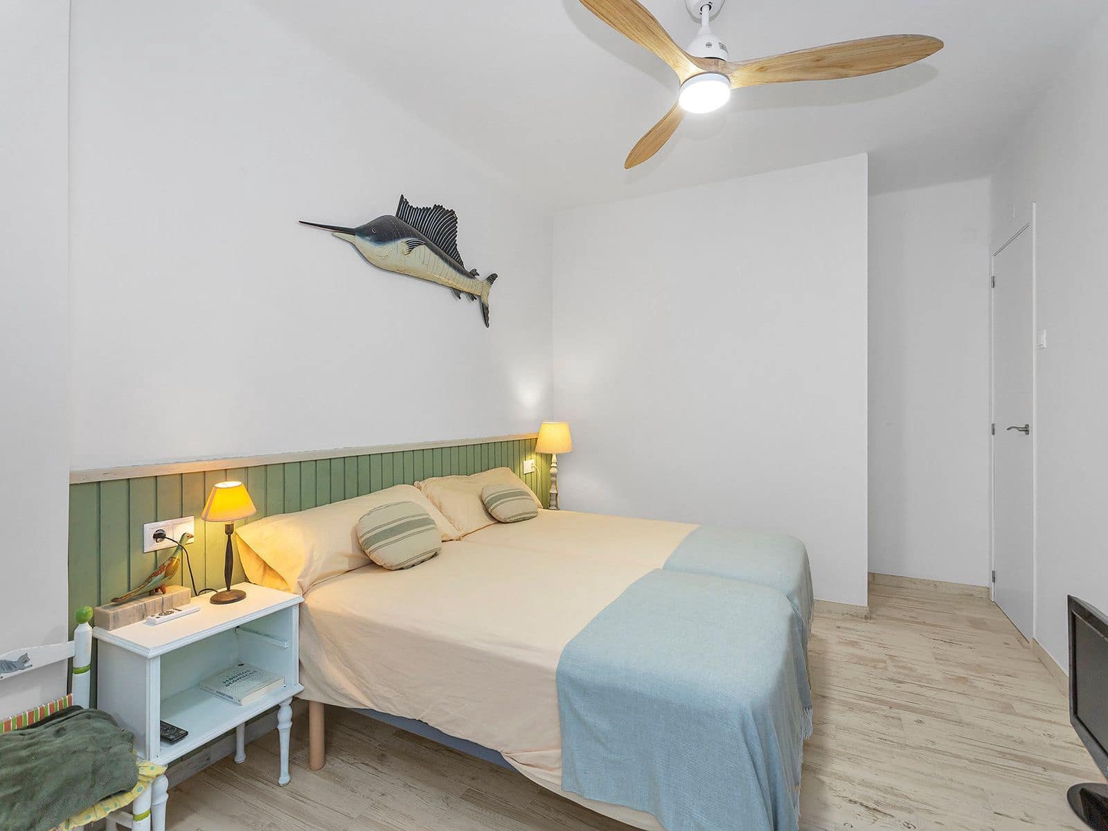 Apartamento de 3 habitaciones en Torrevieja en venta con piscina garaje - 299.900 € (Ref: 7988697)