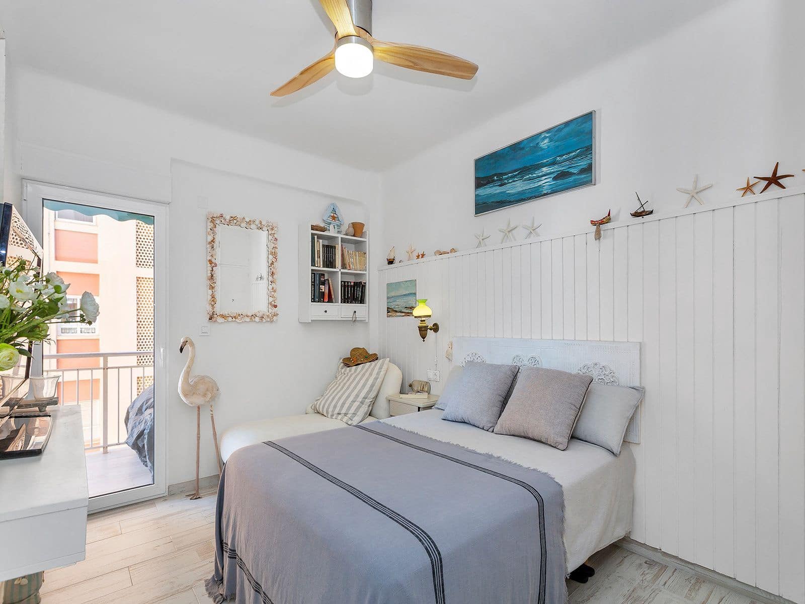 Apartamento de 3 habitaciones en Torrevieja en venta con piscina garaje - 299.900 € (Ref: 7988697)