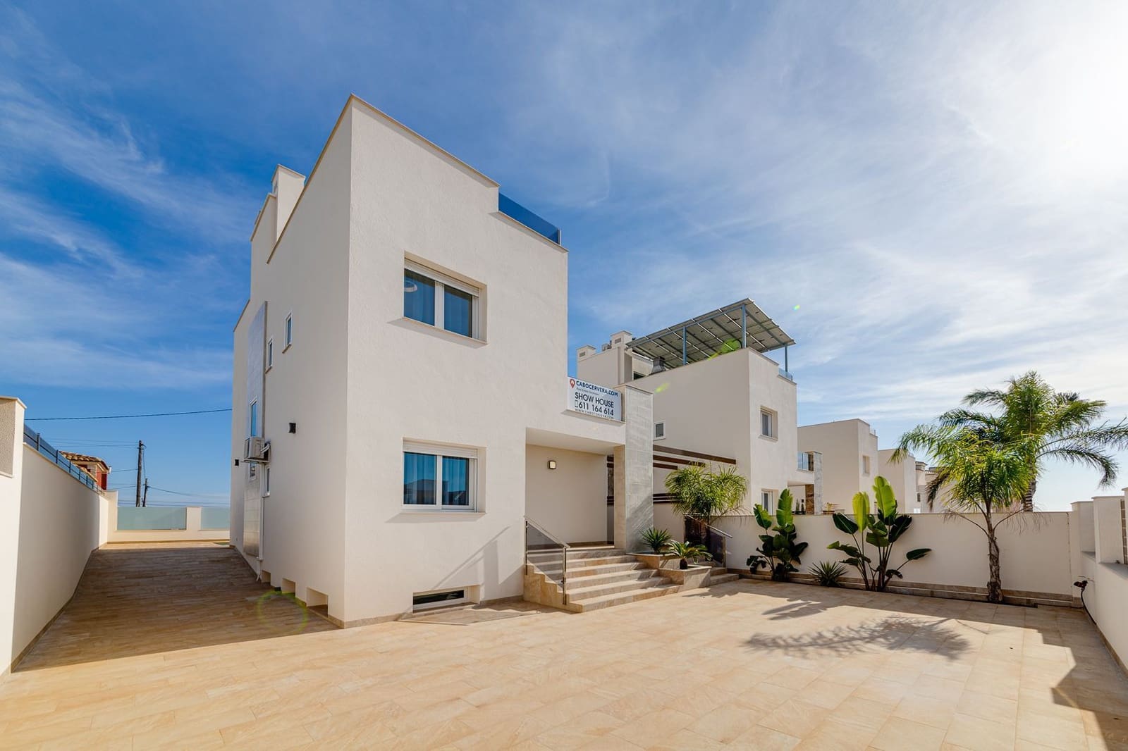 3 makuuhuone Huvila myytävänä paikassa Torrevieja mukana uima-altaan 
autotalli - 590 000 € (Ref: 7988701)