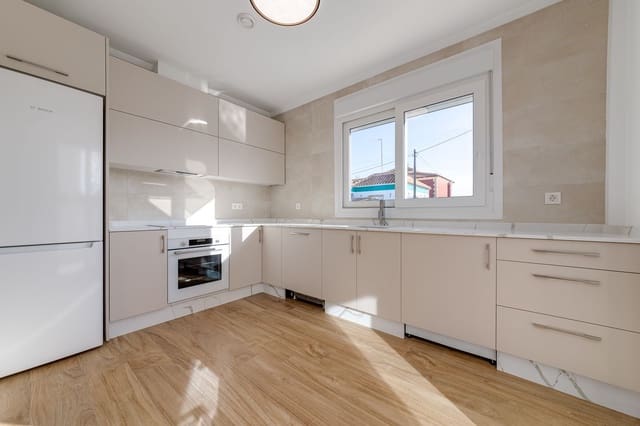 3 soverom Villa til salgs i Los Frutales, Torrevieja med svømmebasseng garasje - € 590 000 (Ref: 7988701)