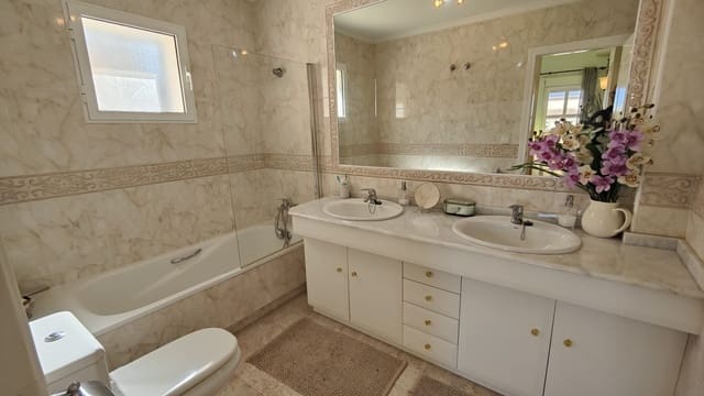 4 bedroom Villa for sale in Orihuela ciudad, Orihuela with pool garage - € 510,000 (Ref: 8242483)