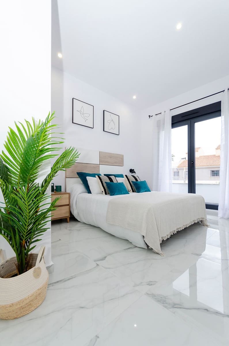 3 bedroom Villa for sale in Torrevieja with pool garage - € 369,000 (Ref: 8484405)